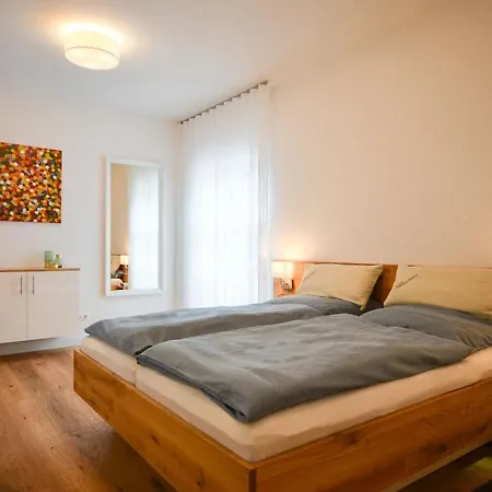 Alte Uhrmacherei - Wohnen Auf Zeit Lägenhet