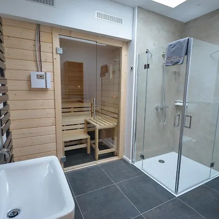 Alte Uhrmacherei - Wohnen Auf Zeit Lägenhet